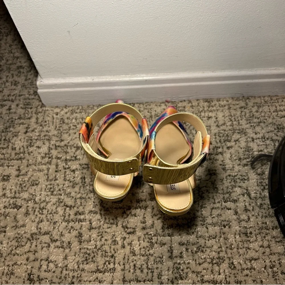 Steve Madden Peggie Tie-Dye Pointed Toe Gold Ankle Strap Heels Size 7.5